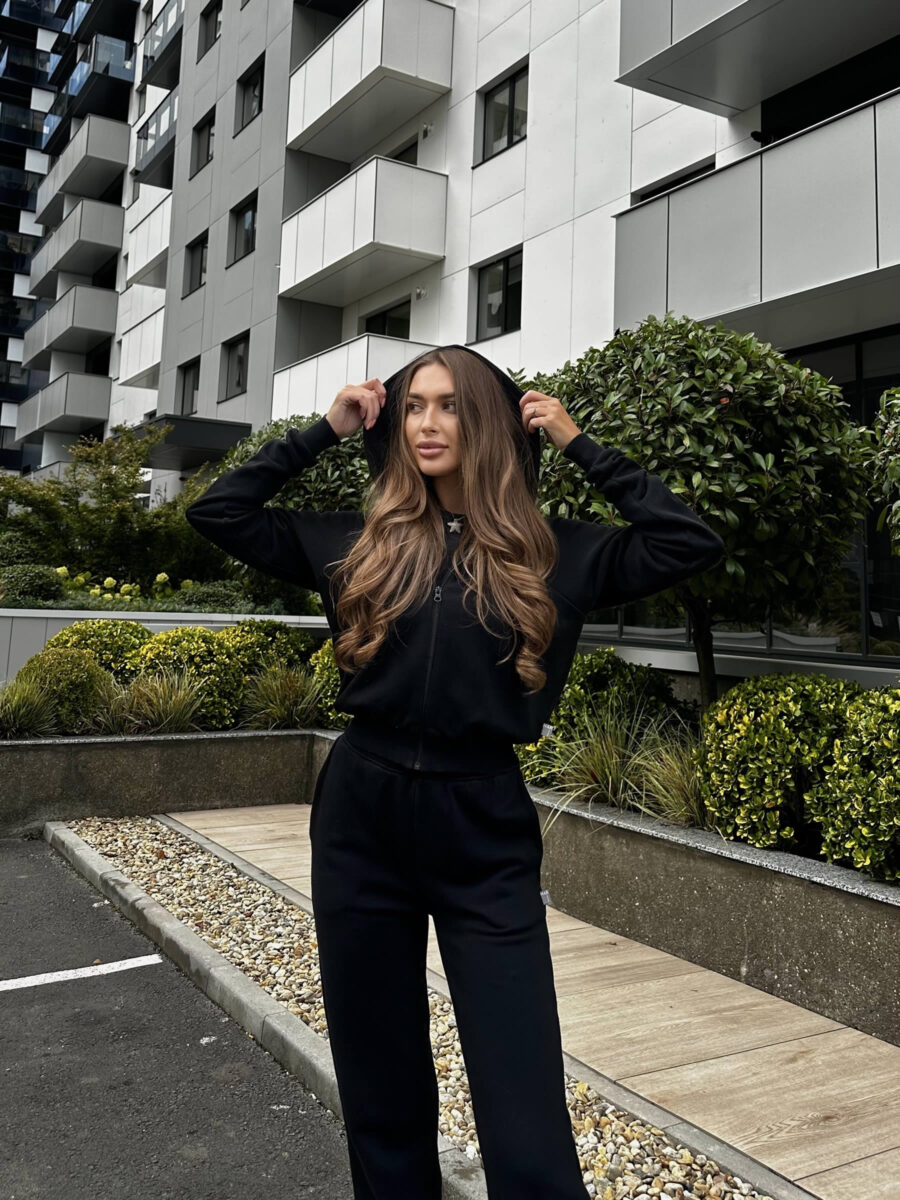 BLACK SPORT SUIT